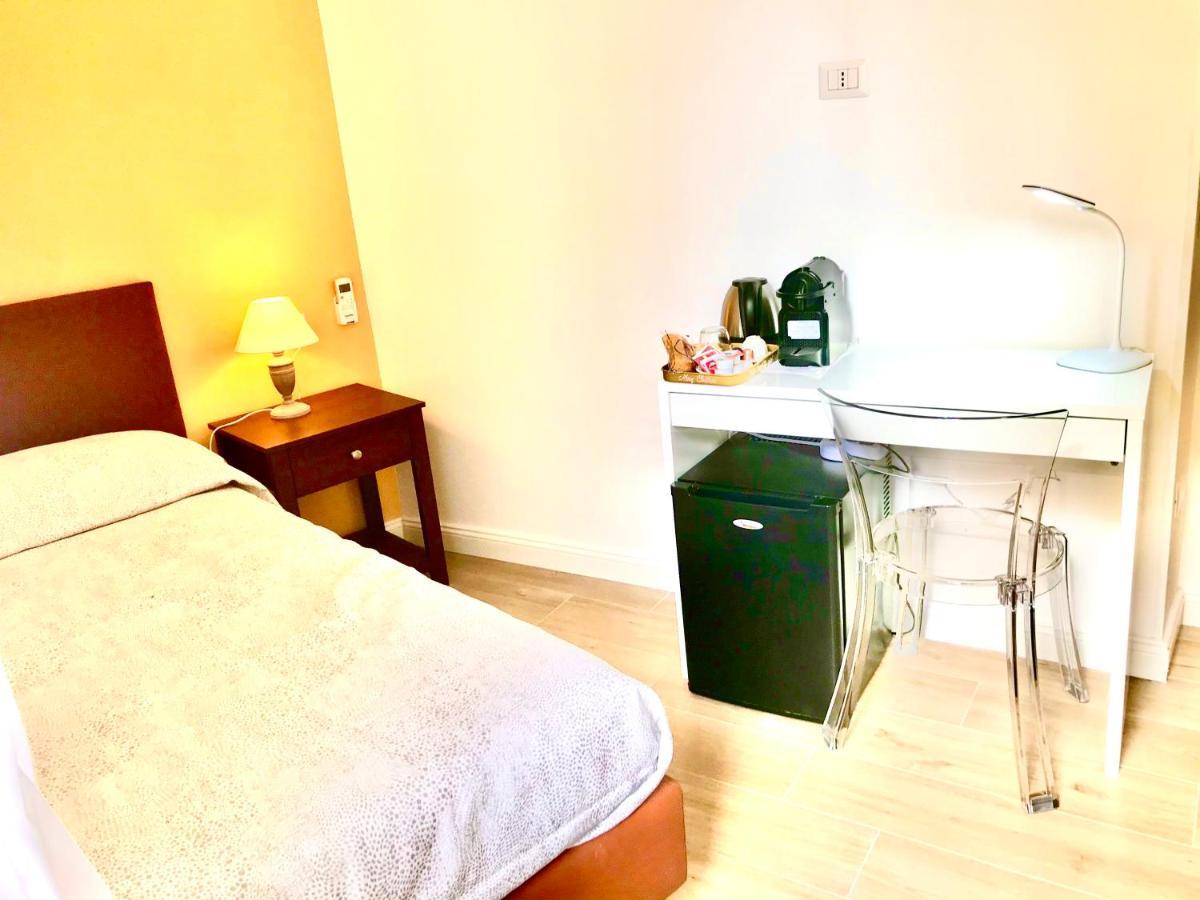 Agora Singola Con Bagno Privato Adiacente Bed and Breakfast Νάπολη Εξωτερικό φωτογραφία