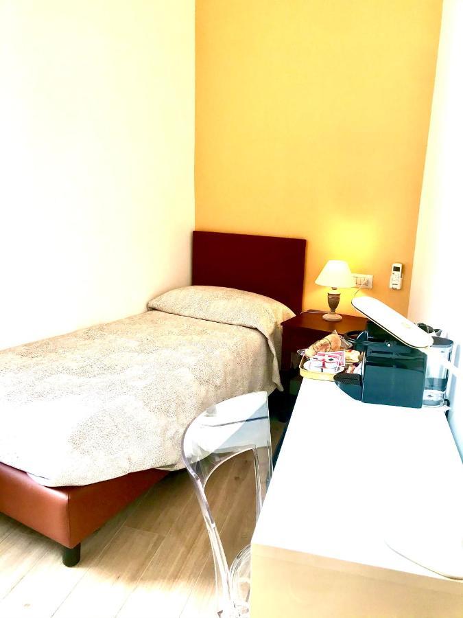 Agora Singola Con Bagno Privato Adiacente Bed and Breakfast Νάπολη Εξωτερικό φωτογραφία