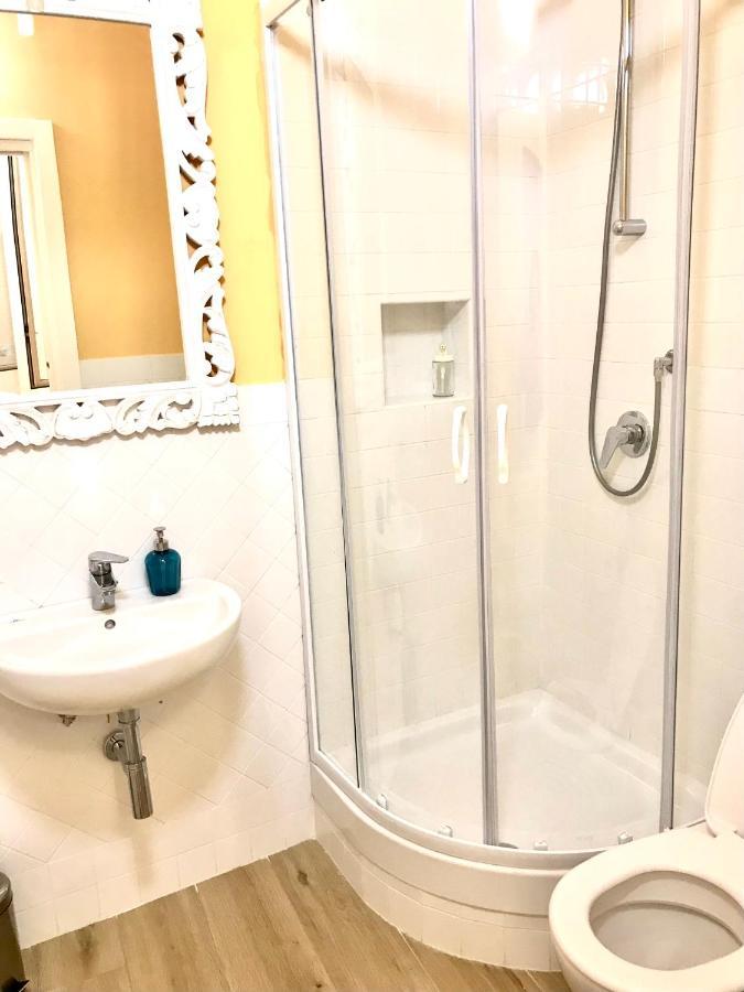 Agora Singola Con Bagno Privato Adiacente Bed and Breakfast Νάπολη Εξωτερικό φωτογραφία