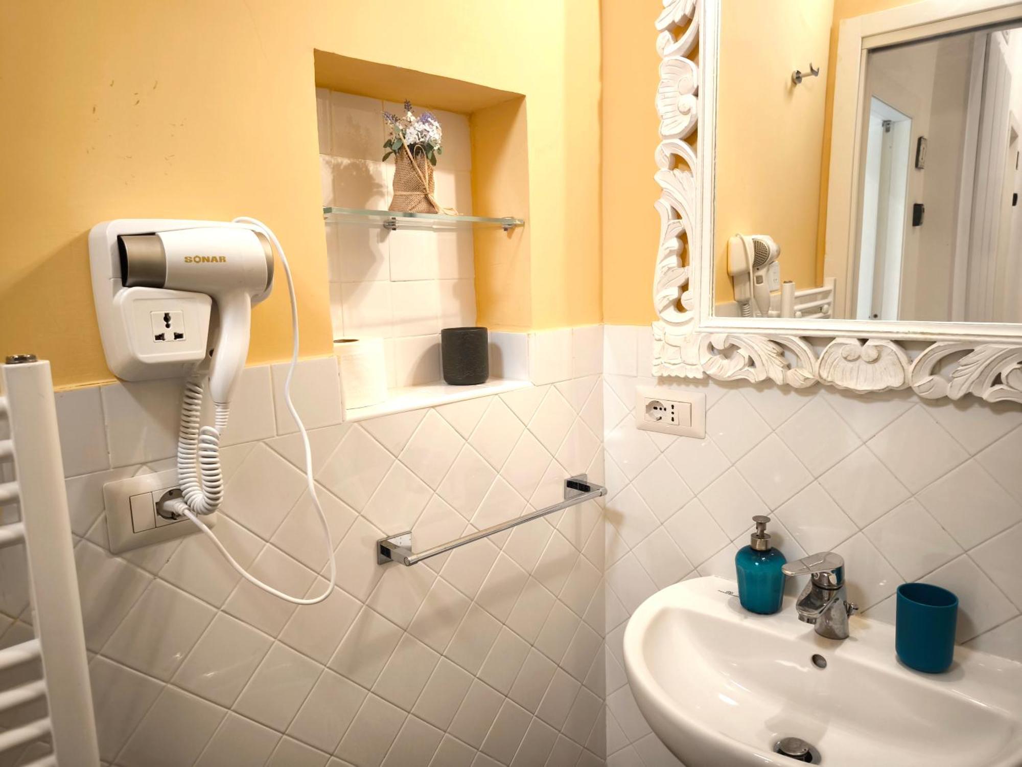 Agora Singola Con Bagno Privato Adiacente Bed and Breakfast Νάπολη Εξωτερικό φωτογραφία