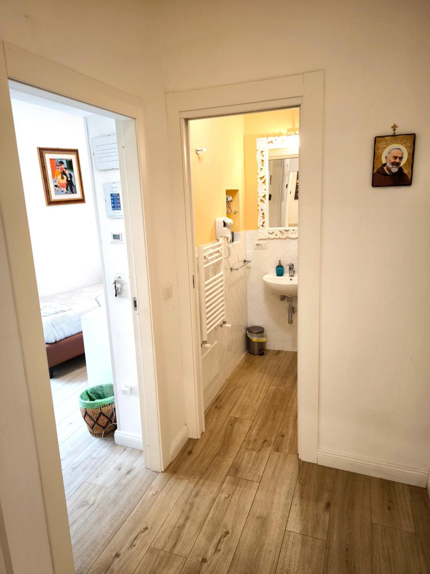 Agora Singola Con Bagno Privato Adiacente Bed and Breakfast Νάπολη Εξωτερικό φωτογραφία